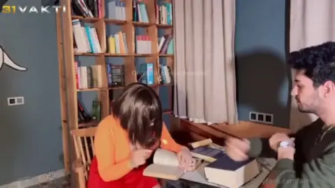 Japon Kilotlu Çoraplı Ağlatarak Sikiyor