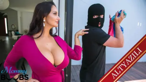 Evin Zenci Hizmetçisine Sikine Pas Pas Çektiren Kel
